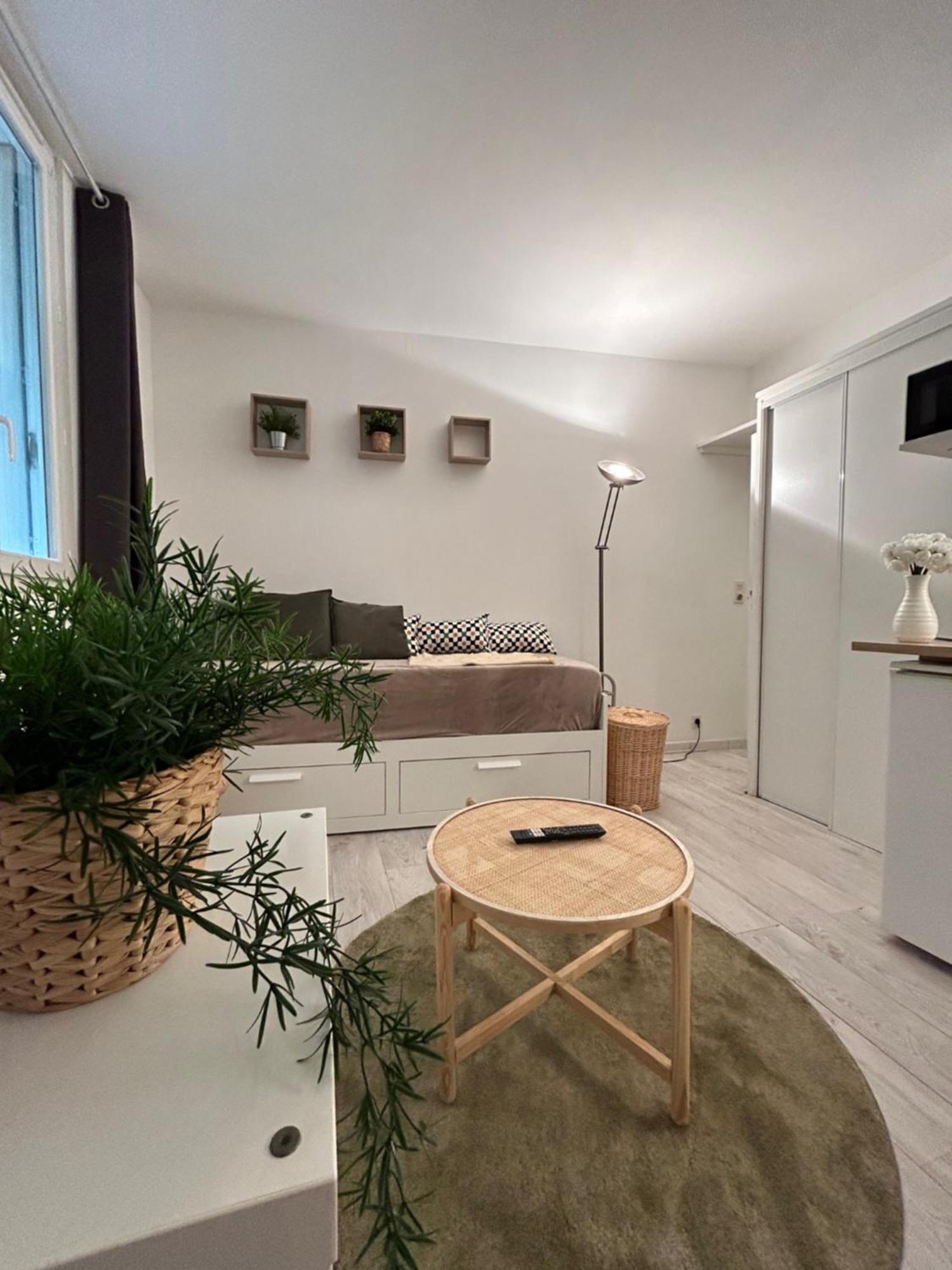 Apartamento Au Charme Des Carmes - T1 Sur Cour - Metro A & B Toulouse Exterior foto