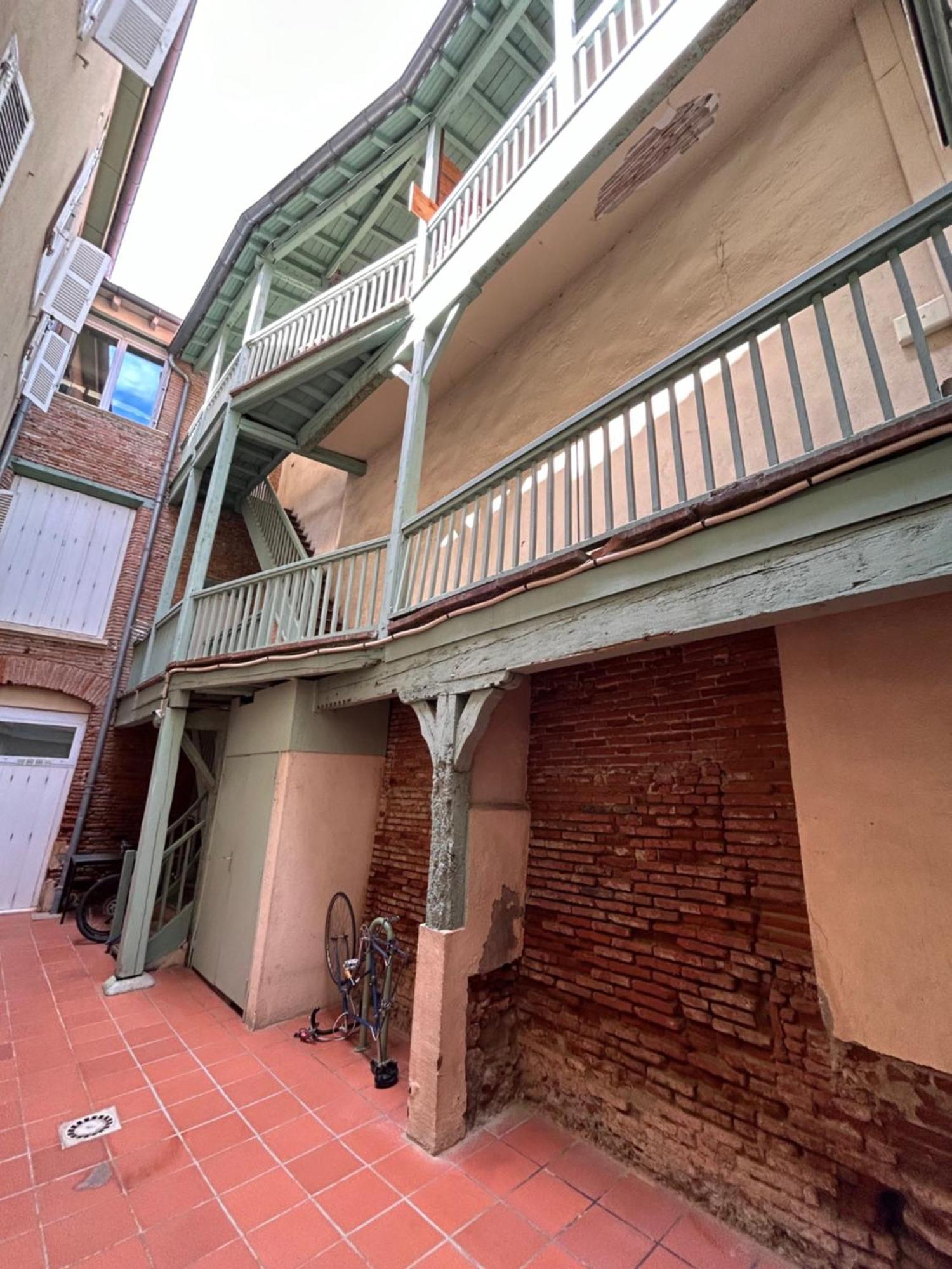 Apartamento Au Charme Des Carmes - T1 Sur Cour - Metro A & B Toulouse Exterior foto